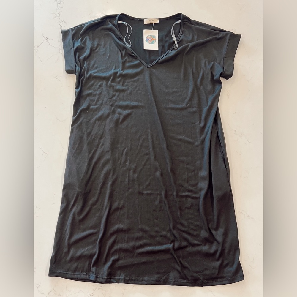 Women’s V-neck midi dress